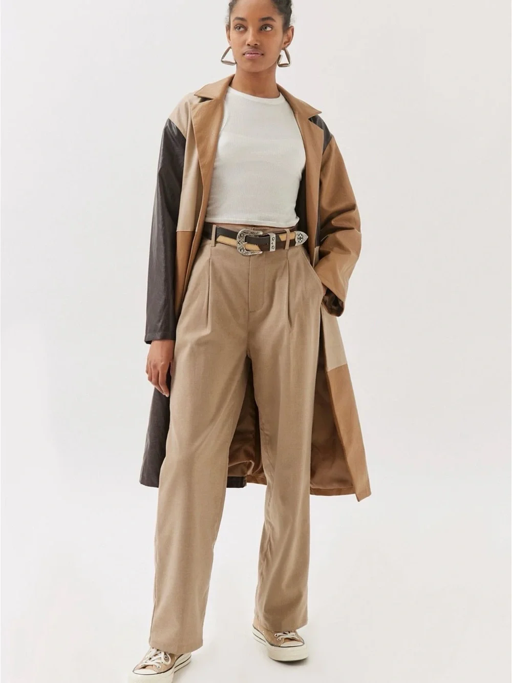 Urban Outfitters Wide Leg Pleated Trousers in Khaki